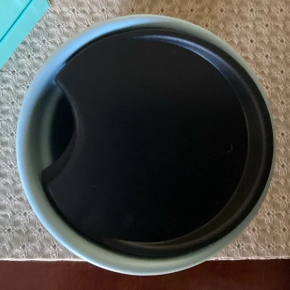 Starbucks Love & Hearts 2019 Valentines Ceramic Tumbler with lid - Picture 7 of 10